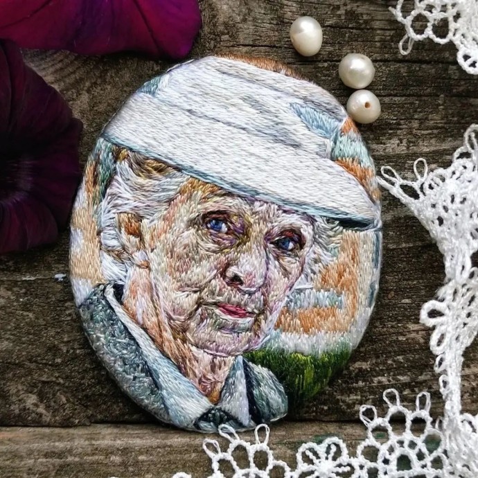 Вышитые брошки: идеи для вдохновенного творчества