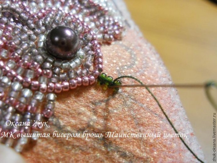 Брошь "Таинственный цветок"