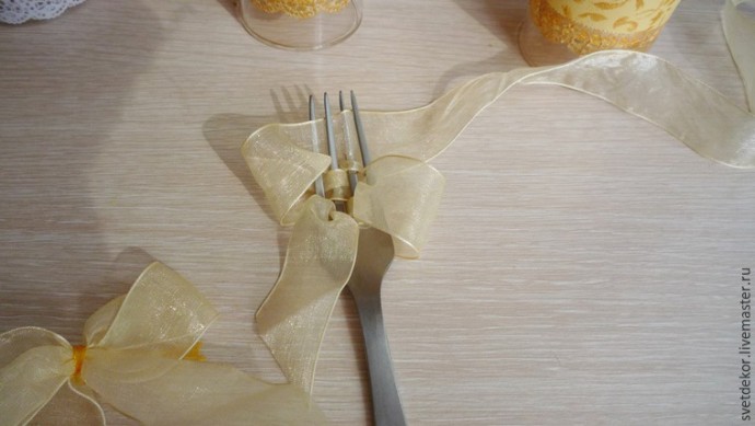 ​Как обогатить вид свадебных бокалов при помощи декора: часть 2