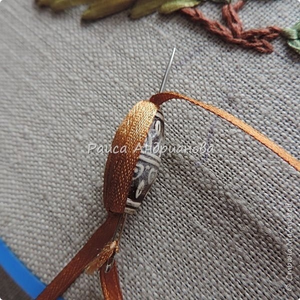 ​Вышиваем желуди лентами