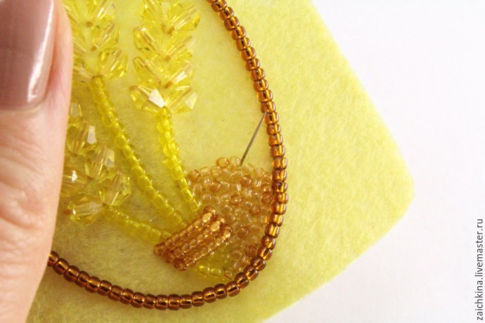 ​Вышиваем бисером брошь "Колоски": часть 2