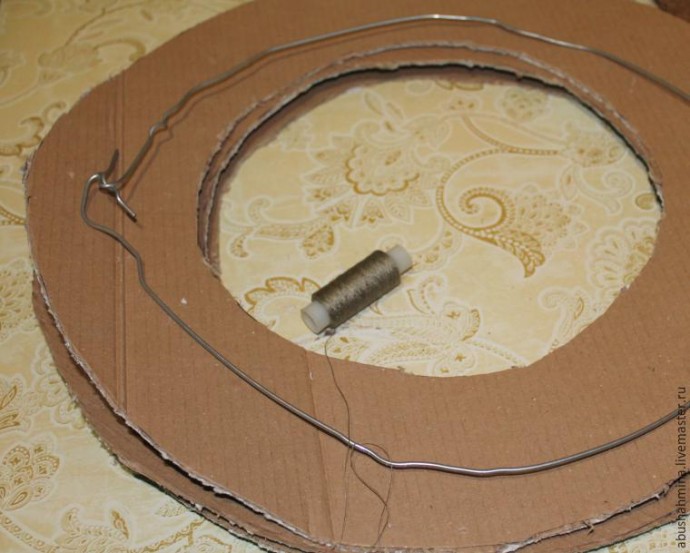 Делаем новогодний эко-венок из пробок