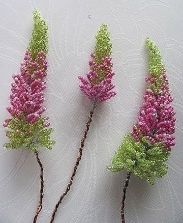 Уникальная композиция из бисера на проволочном каркасе