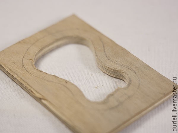 Мастерим миниатюрную гитару "Ретро" для куклы: часть 2