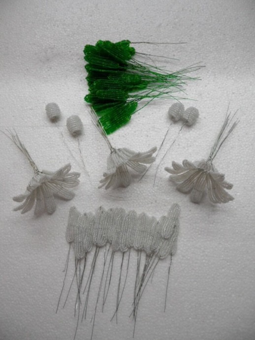 Ромашки из бисера