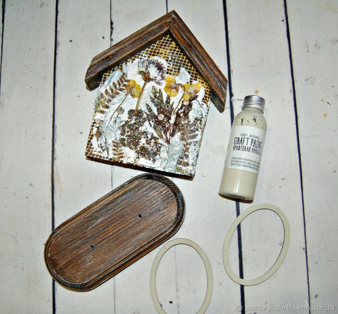 Как украсить интерьерный домик с настоящим гербарием