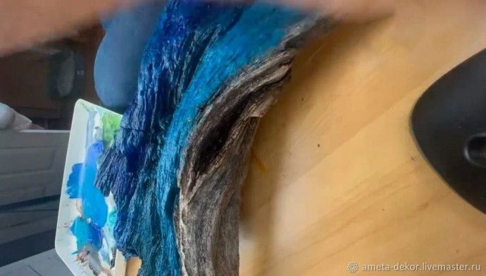 Морская статуэтка из дерева