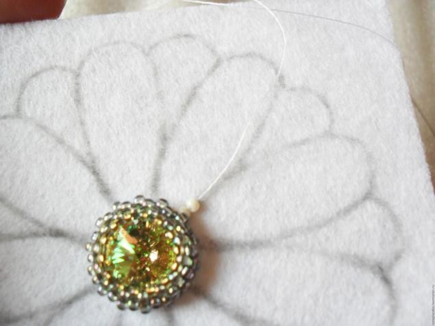 Мастер-класс по созданию вышитой бисером броши "Нео-цветок": часть 3