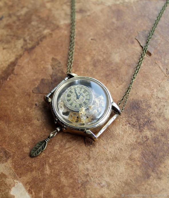 ​Украшения из старых часов