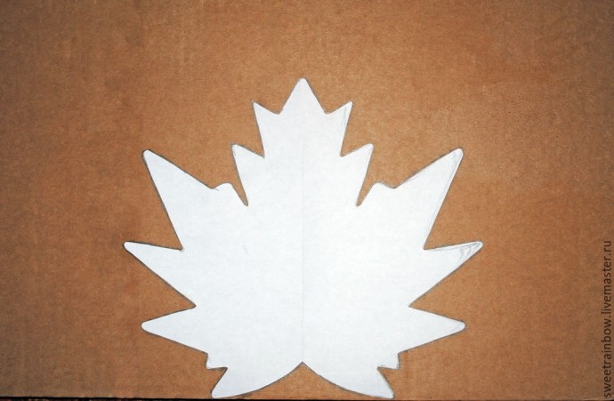Делаем оригинальную композицию из конфет "Кленовый лист": часть 1