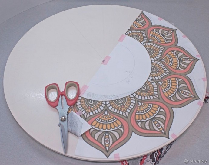 ​Расписываем интерьерные часы в смешанной технике: часть 3