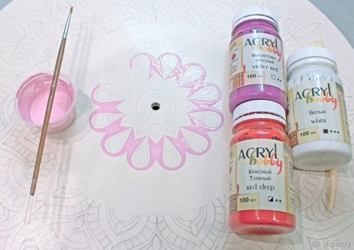 ​Расписываем интерьерные часы в смешанной технике: часть 4