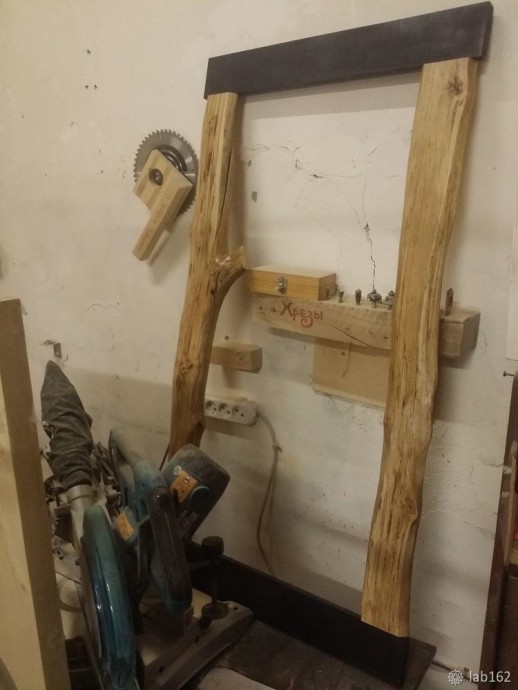 Как изготовить деревянную раму для зеркала в стиле Live edge