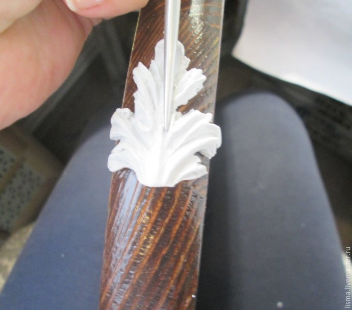 ​Мастерим кофейный столик с "коваными" элементами: часть 3