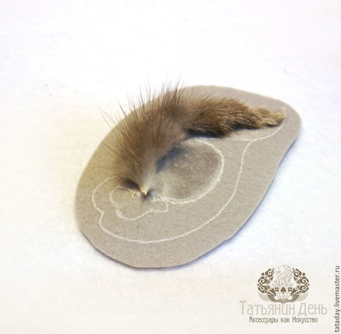 Создаем шикарную зимнюю брошь с мехом: часть 1