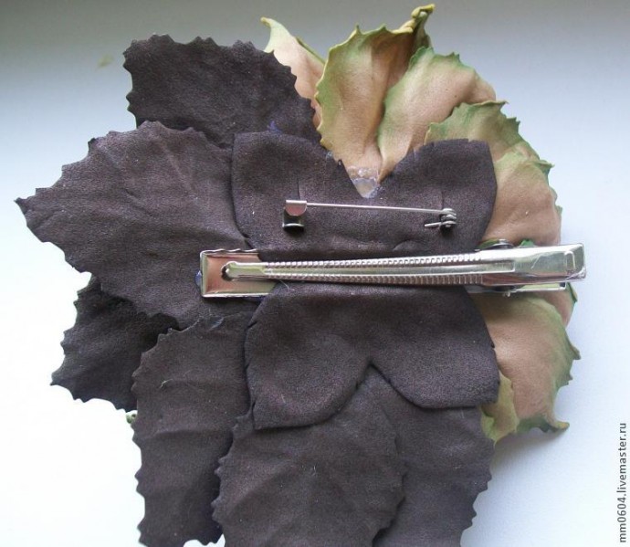 Создаем цветок из листьев: часть 4