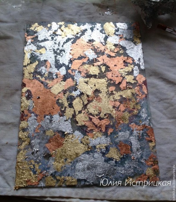 ​Создаем старинный зеркальный витраж: вживляем в стекло и работаем с поталью в хлопьях: часть 2