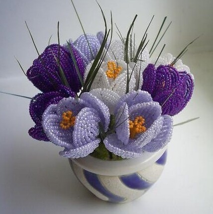 ​Плетем из бисера нежные крокусы