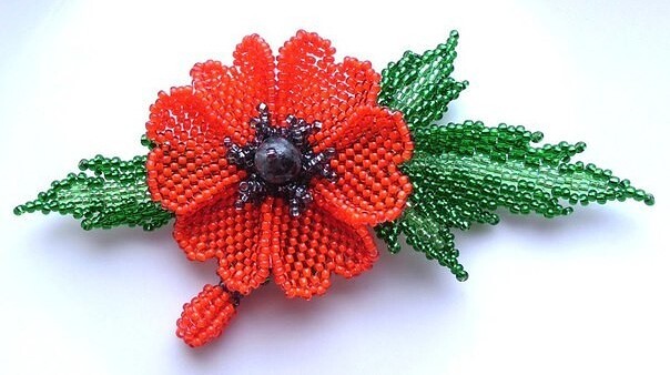 Плетём цветок мака из бисера