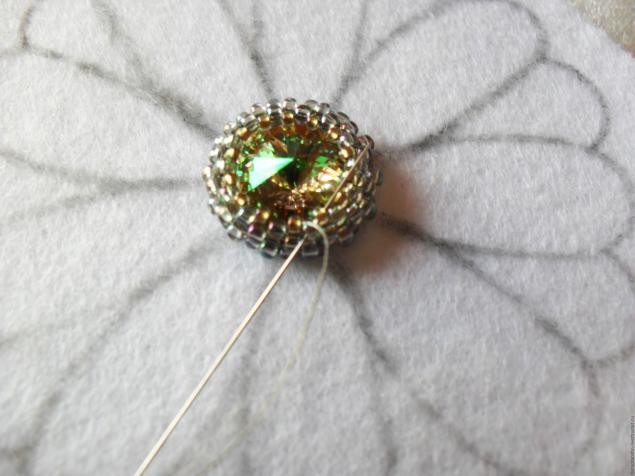 Мастер-класс по созданию вышитой бисером броши "Нео-цветок": часть 3