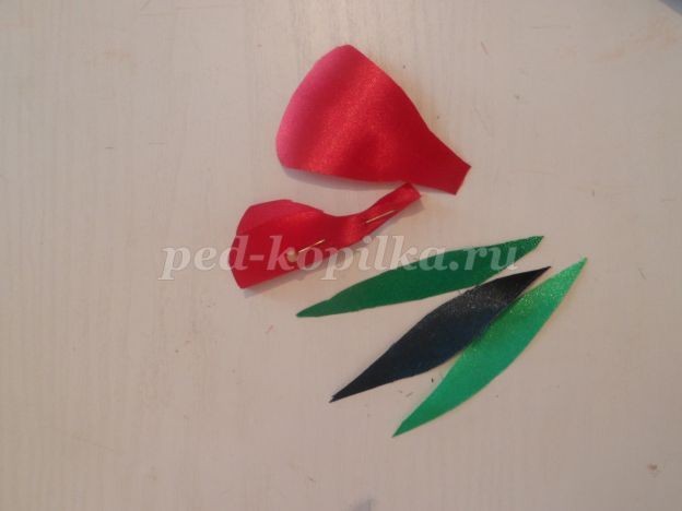 ​Пионы из атласных лент: часть 1