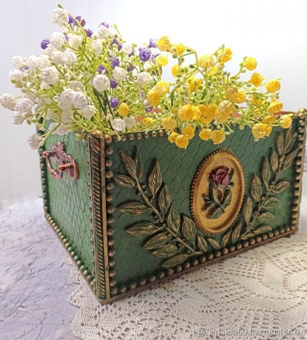 Декор деревянного ящика