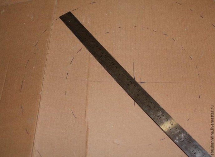 Делаем новогодний эко-венок из пробок