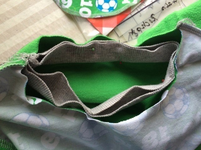 ​Обработка горловины трикотажных изделиях