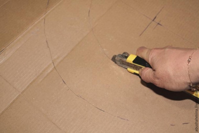 Делаем новогодний эко-венок из пробок