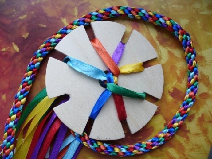 ​Плетение поясов и браслетов в технике кумихимо