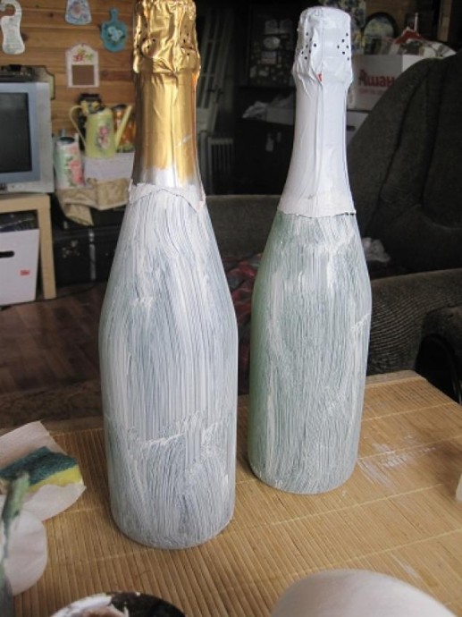 ​Декорирование романтичной бутылки в технике декупаж: часть 1