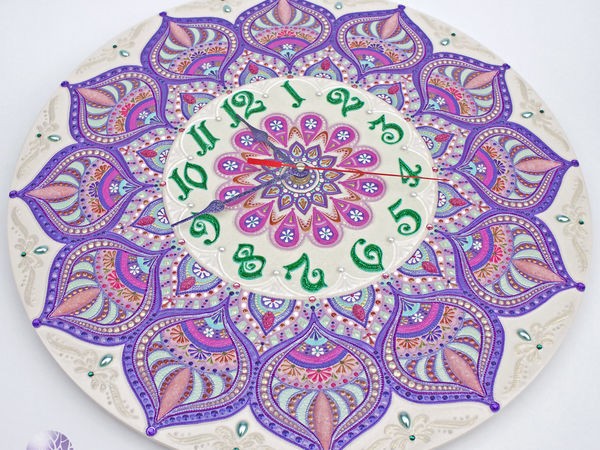 ​Расписываем интерьерные часы в смешанной технике: часть 7