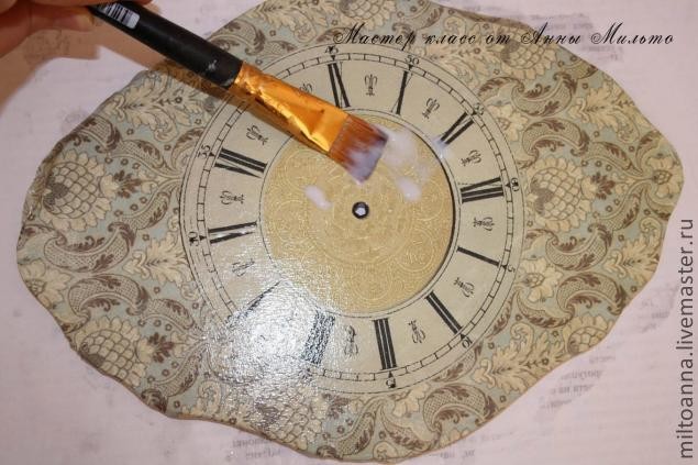 Часы в технике классического декупажа: часть 2