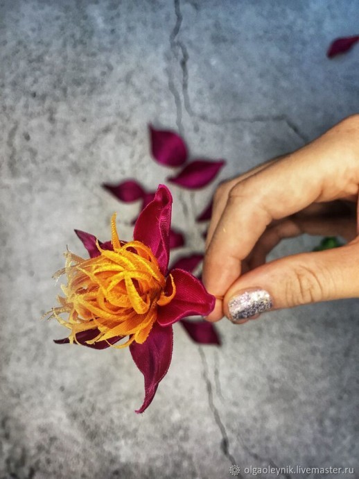 ​Как сделать брошку-пин "Лотос": часть 3