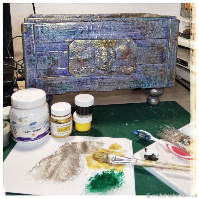 ​Ящик со львом в технике папье-маше: часть 4