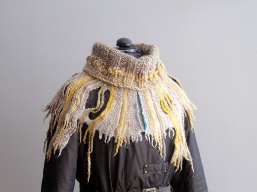 Пелерина валяная из фактурной пряжи: часть 2