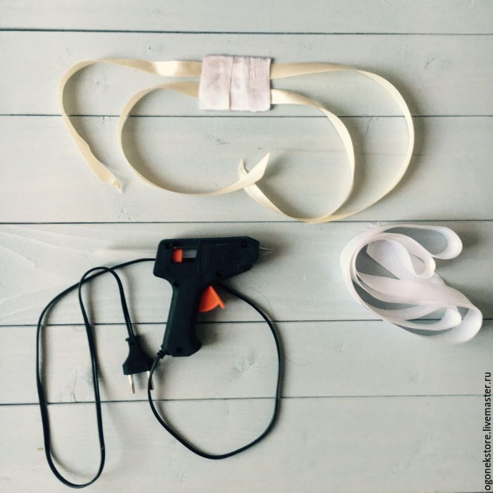 Создаем нежный свадебный браслет из живых цветов