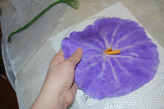 ​Мастер-класс по валянию цветка "Вьюнок": часть 3