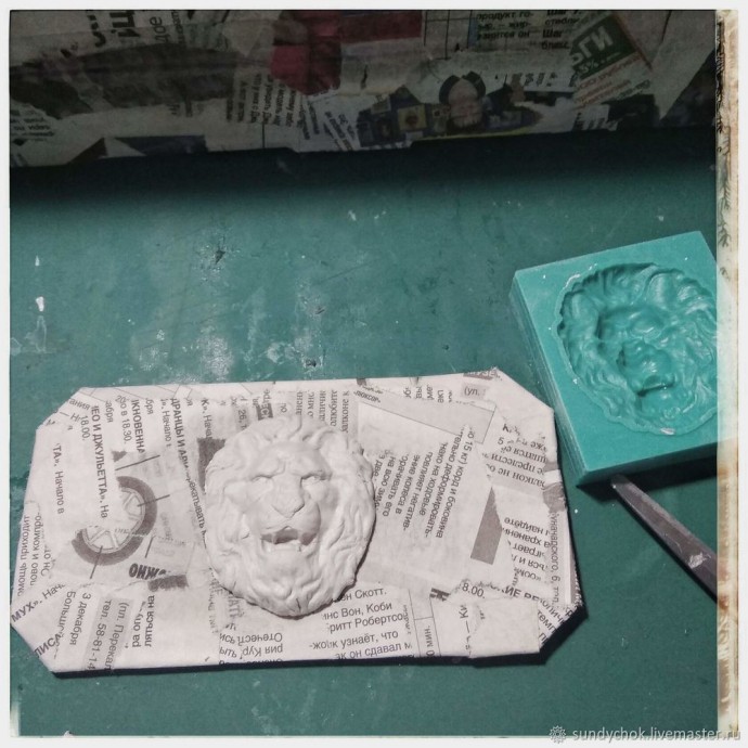 ​Ящик со львом в технике папье-маше: часть 2