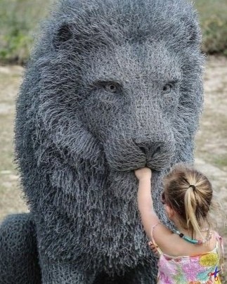 Скульптуры животных из проволоки