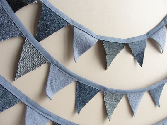 Что сделать из старых джинсов: флажки для декора