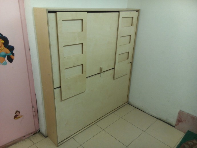 ​Необычная складная 2-ярусная кровать из фанеры