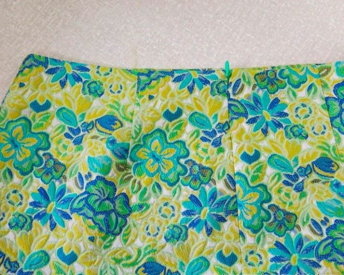 ​Потайная молния в юбке или в платье