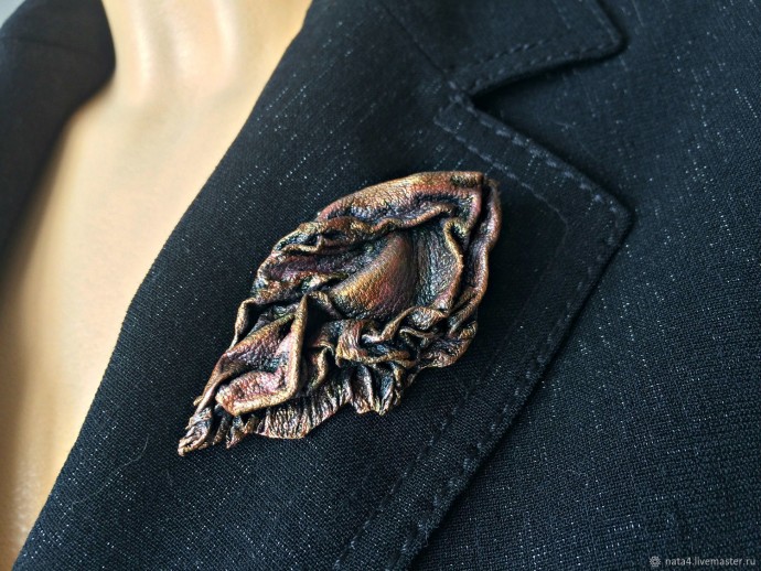 ​Изготовление брошей из кожи
