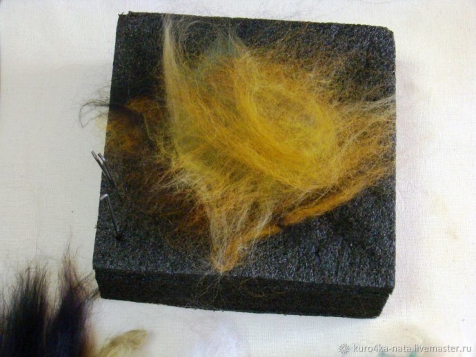 ​Валяем брошь "Два желудя для белочки": часть 1