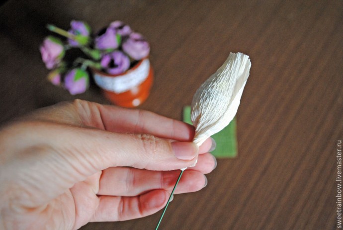 Делаем оригинальную композицию из конфет "Кленовый лист": часть 1