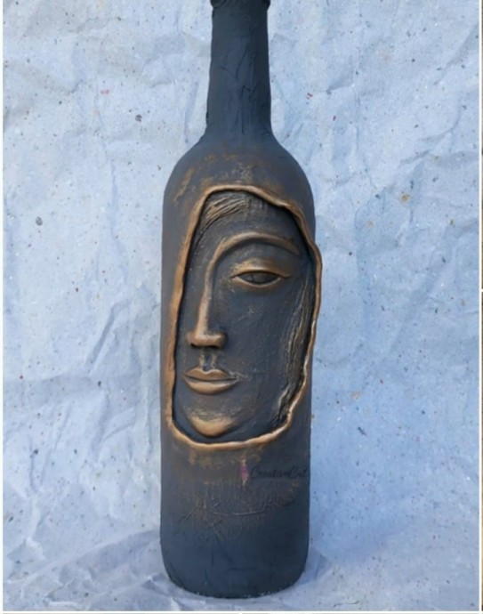 Оригинальная бутылка для украшения интерьера