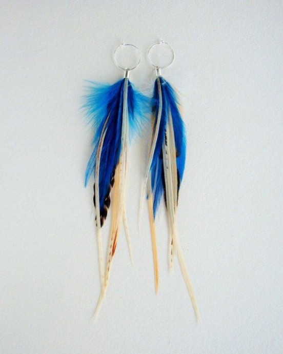 Серьги из перьев