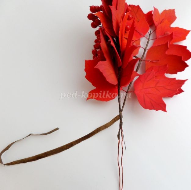 Ветка калины из фоамирана: часть 2