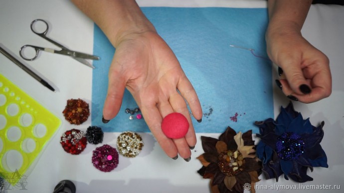 ​Делаем брошь-цветок из кожи: часть 1
